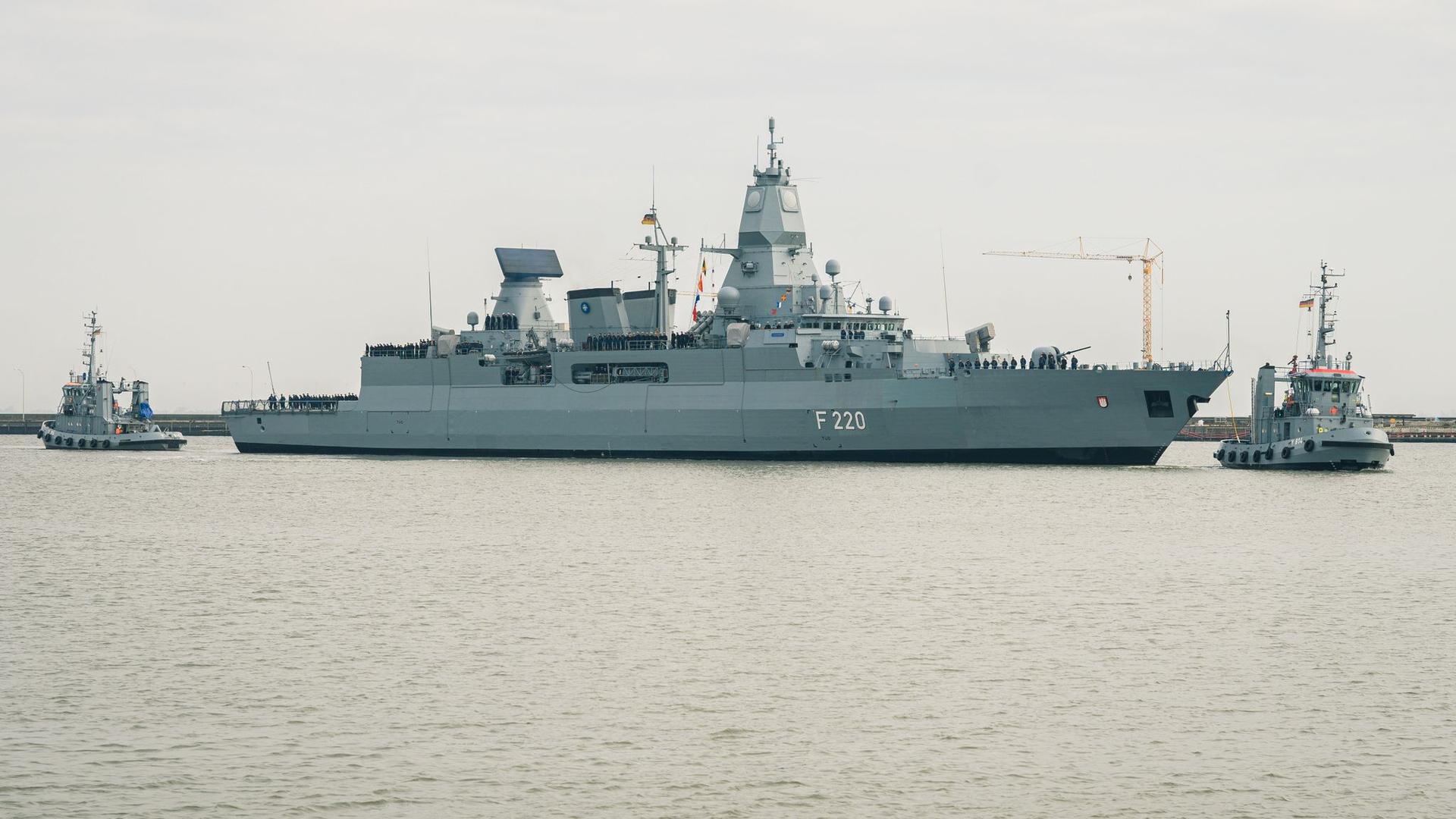 Die Fregatte „Hamburg“ kontrollierte ein türkisches Schiff, welches im Verdacht steht, illegale Waffenlieferungen zu transportieren.