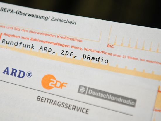 Das ZDF klagt vor dem Bundesverfassungsgericht für die Erhöhung des Rundfunkbeitrags.