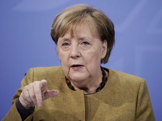 Kanzlerin Angela Merkel (CDU) hat dem abgewählten US-Präsidenten Donald Trump eine Mitschuld am Sturm von dessen Anhängern auf das Kapitol in Washington gegeben.