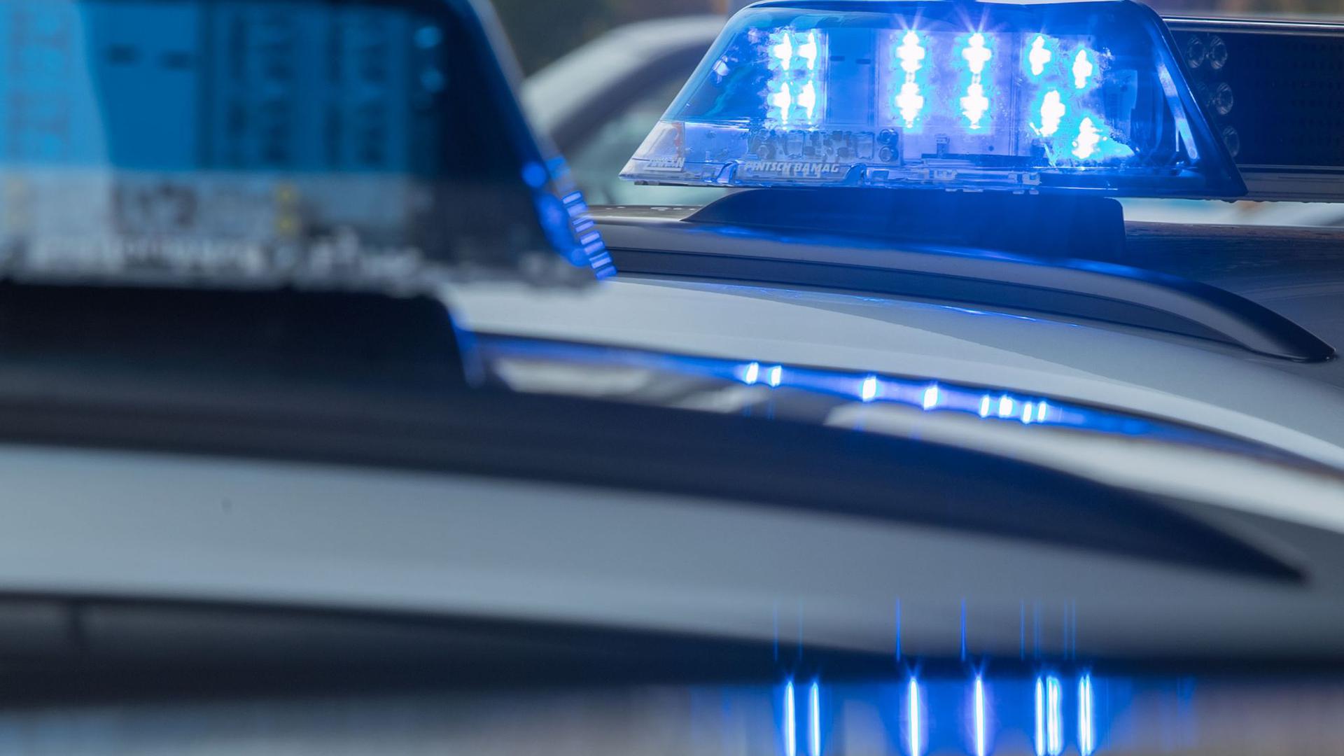 Polizeiauto mit Blaulicht (Symbolbild).