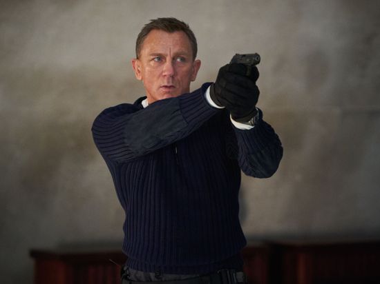 Da die Kinos derzeit dicht sind, muss der James-Bond-Film „Keine Zeit zu sterben“ mit Daniel Craig erneut verschoben werden.