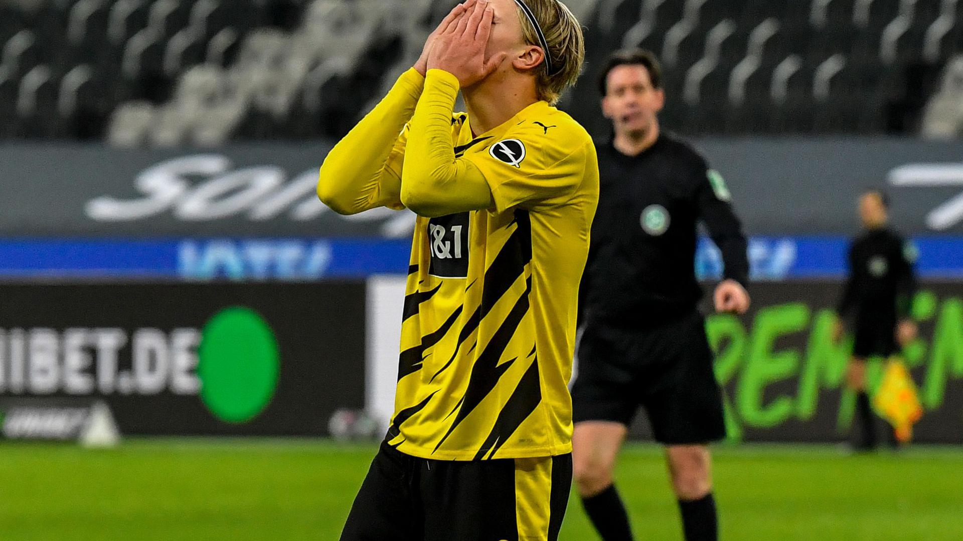 Dortmunds Erling Haaland reagiert enttäuscht nach dem Spiel.