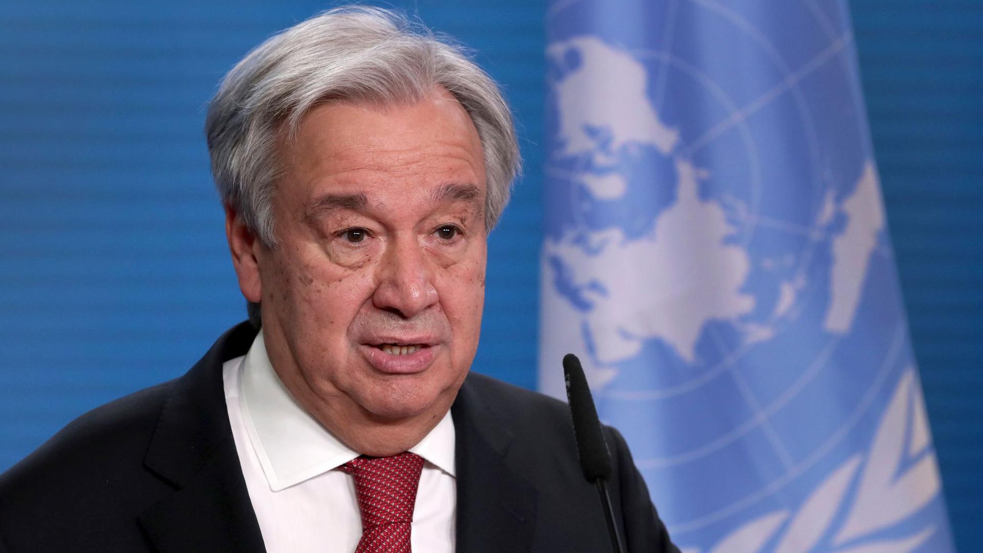 „Es besteht jetzt die klare, reale Gefahr von Mutationen, die das Virus übertragbarer oder tödlicher machen. Wir müssen schnell handeln“, sagt UN-Generalsekretär António Guterres.