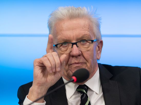 „Zu frühe Öffnungen führen zu Rückschlägen“, sagt Baden-Württembergs Ministerpräsident Winfried Kretschmann vor der Bund-Länder-Runde zum Lockdown.