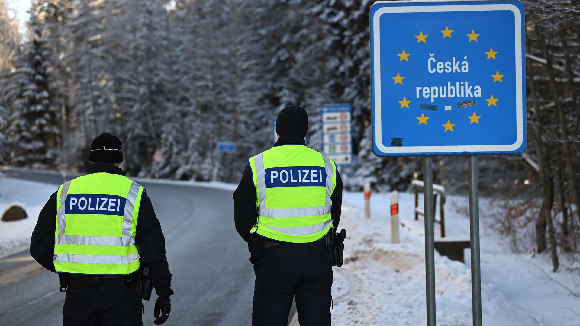 Die verschärften deutschen Einreiseregeln an den Grenzen zu Tschechien und Tirol könnten sich auf die Autoindustrie auswirken.