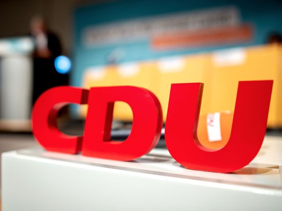 Eine Woche vor den Landtagswahlen in Baden-Württemberg und Rheinland-Pfalz hat die CDU mit Problemen zu kämpfen.