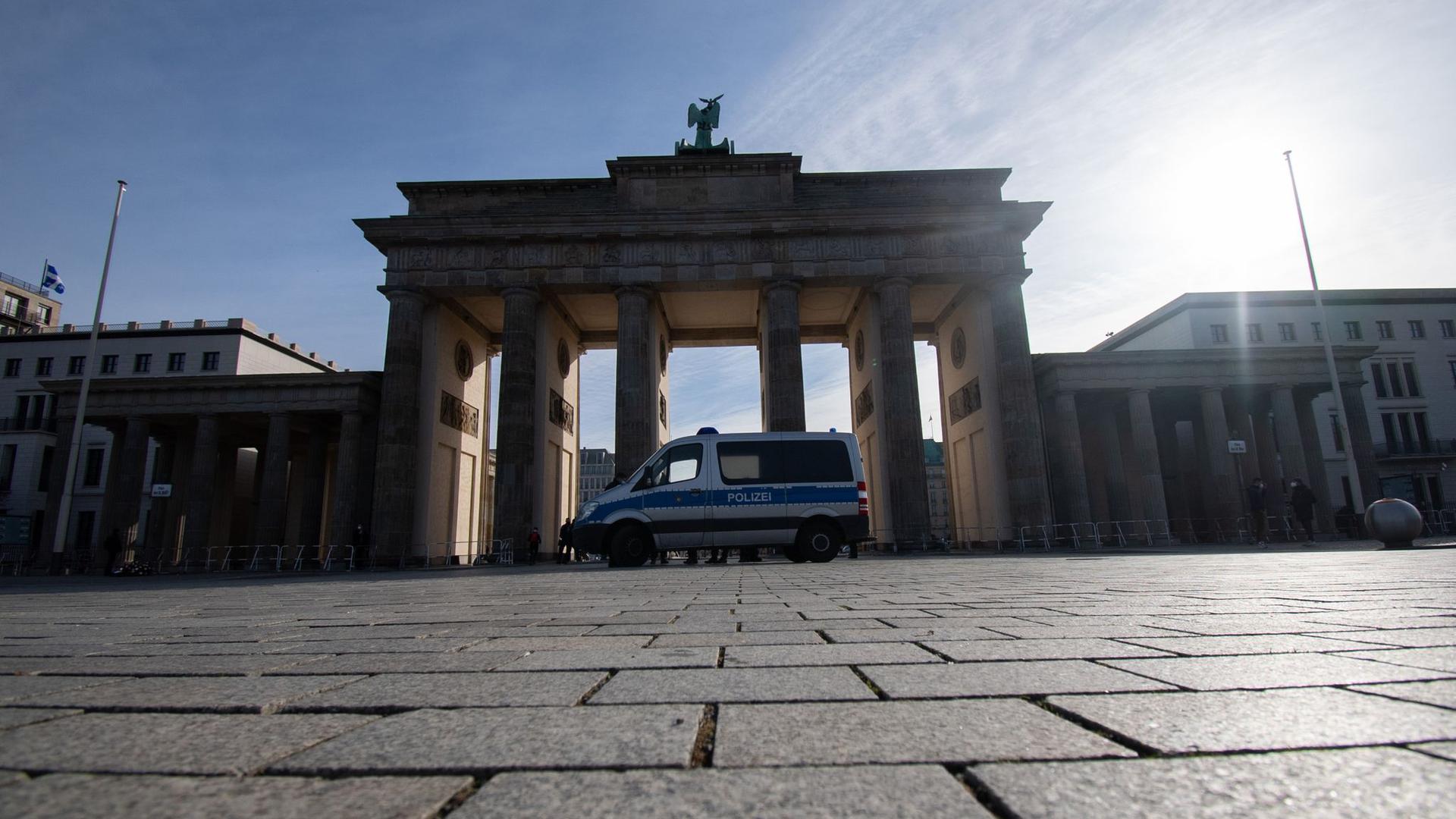 Brandenburger Tor in Berlin. Die Stadt ist ein beliebtes Ziel für Klassenfahrten.