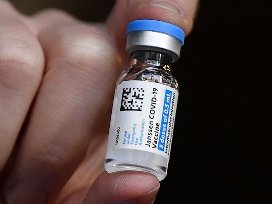US-Behörden haben eine vorübergehende Aussetzung der Impfungen mit dem Wirkstoff von Johnson & Johnson empfohlen.