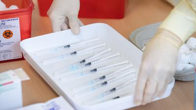 Bundesgesundheitsminister Spahn erwartet, dass die Impfpriorisierung im Juni aufgehoben werden kann.
