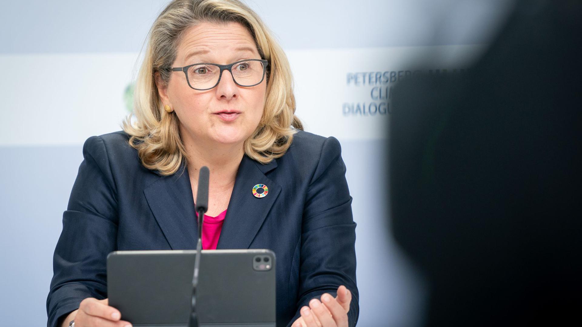 Bundesumweltministerin Svenja Schulze spricht beim digitalen Petersberger Klimadialog.