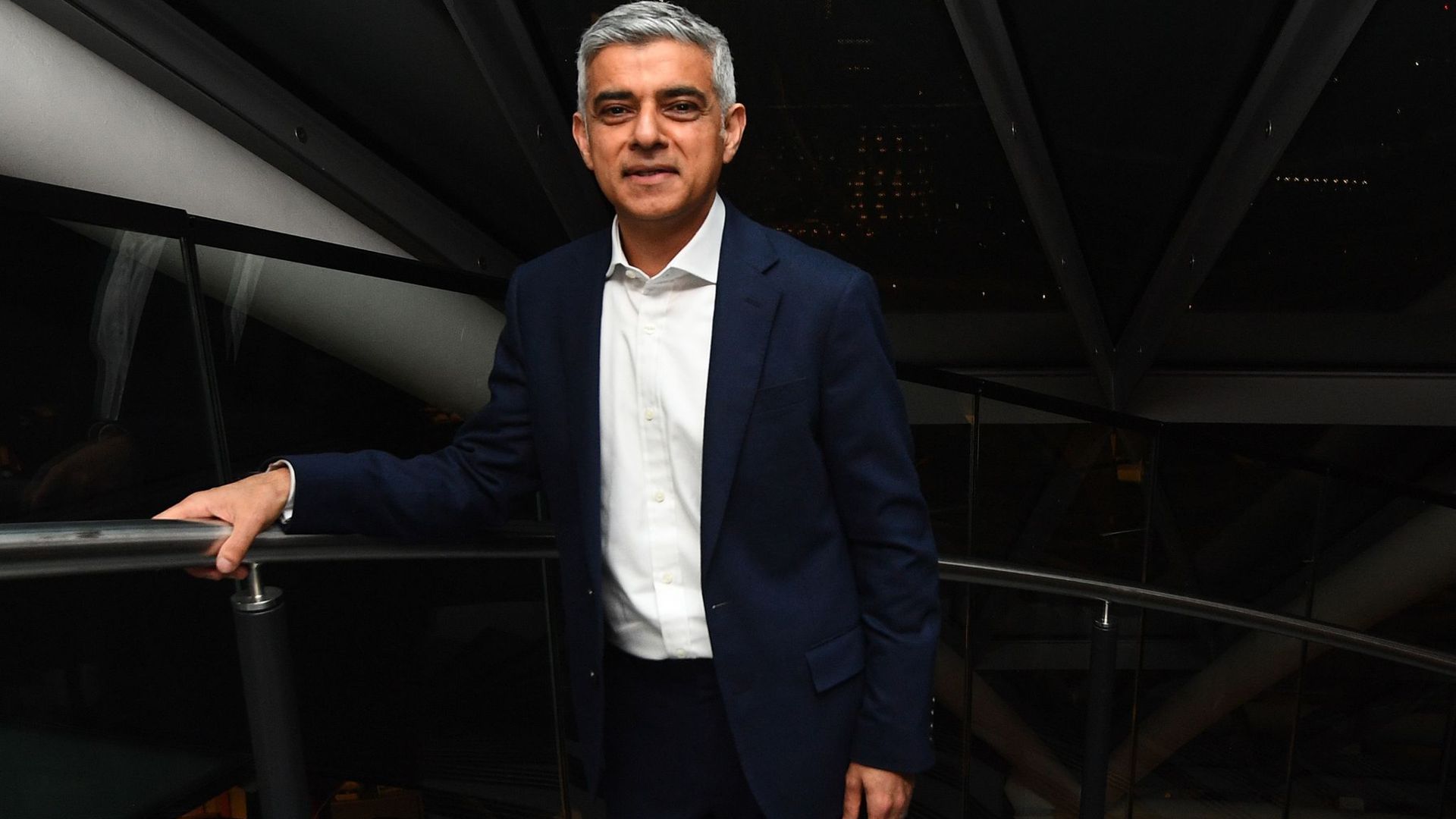 Auch auf nationaler Ebene ein Erfolg für Labour: Londons Bürgermeister Sadiq Khan bleibt im Amt.