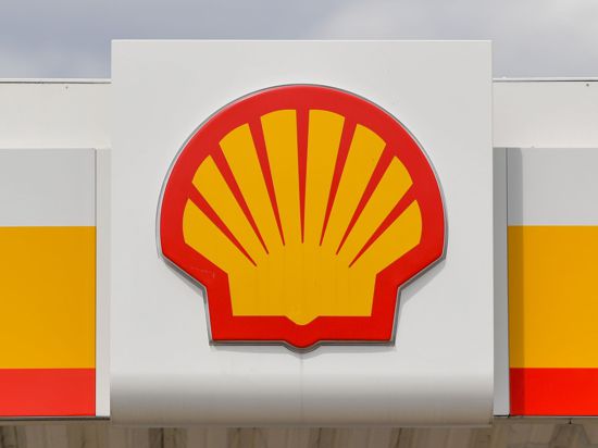 Der Öl- und Erdgaskonzern Shell hat eine historische Schlappe erlitten und muss nach einem Gerichtsurteil seine Kohlendioxid-Emissionen drastisch senken.