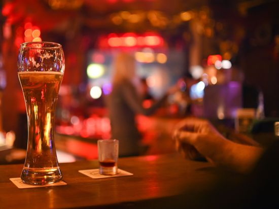 Übermäßiger Alkoholkonsum wird von vielen Jugendlichen heute als uncool angesehen.