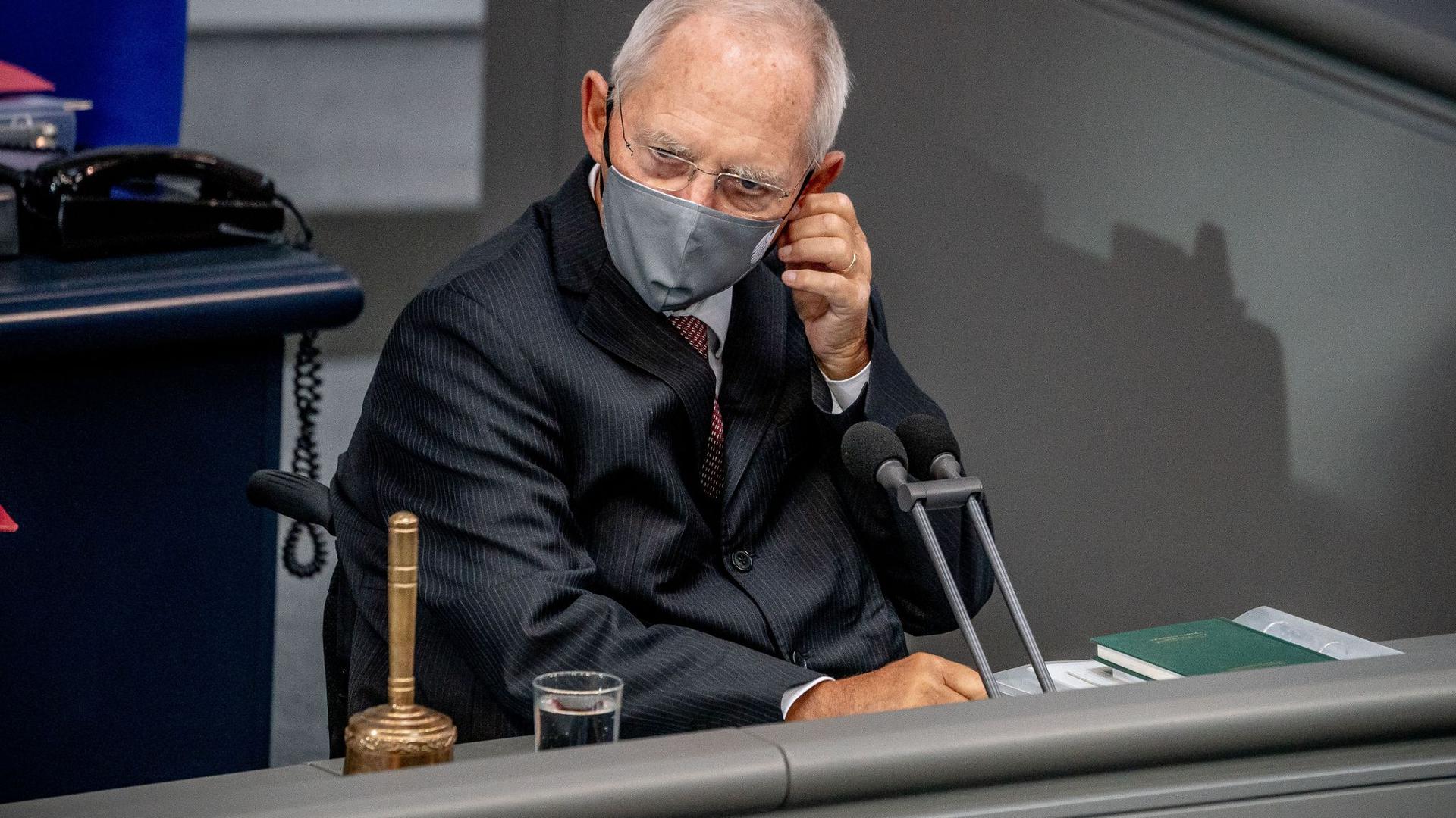 Bundestagspräsident Wolfgang Schäuble (CDU) hatte die Maskenpflicht vergangenen Herbst eingeführt.