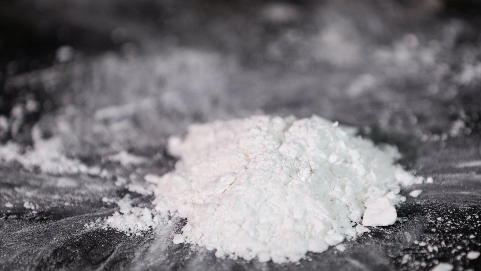 Die Polizei präsentiert einen Kokainfund. Das Bundeskriminalamt fürchtet einen wachsenden Einfluss mexikanischer Drogenkartelle in Europa.