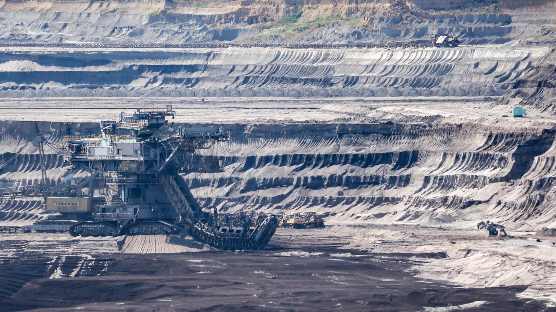 Ein Eimerkettenbagger im Tagebau Vereinigtes Schleenhain (Symbolbild). Laut Germanwatch wird die Erde ab dem 29. Juli übernutzt - „wir nehmen ihr Ressourcen, die sie in diesem Jahr nicht mehr regenerieren kann“.
