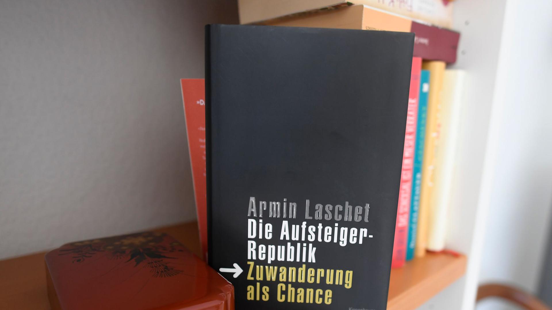 Armin Laschets Buch „Die Aufsteigerrepublik. Zuwanderung als Chance“ ist 2009 erschienen.