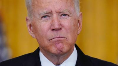 Mit dem chaotischen Abzug aus Afghanistan erinnert Joe Biden einige an seinen ungeliebten Vorgänger.