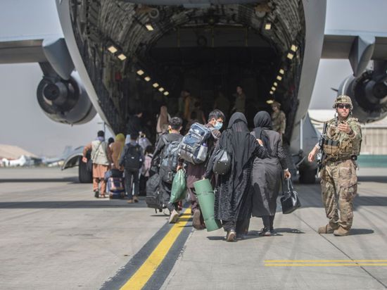 Das US-Militär hat für den Evakuierungseinsatz derzeit rund 5800 Soldaten am Flughafen in Kabul.