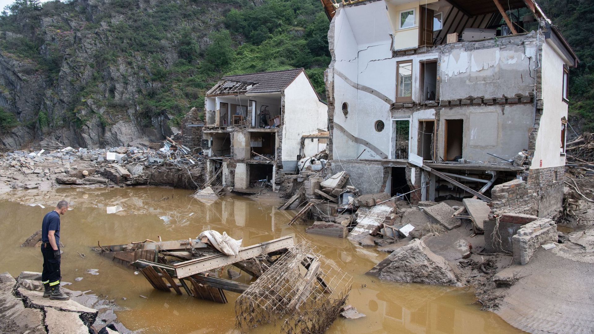 Ein nach der Hochwasserkatastrophe völlig zerstörtes Haus im rheinland-pfälzischen Mayschoß.