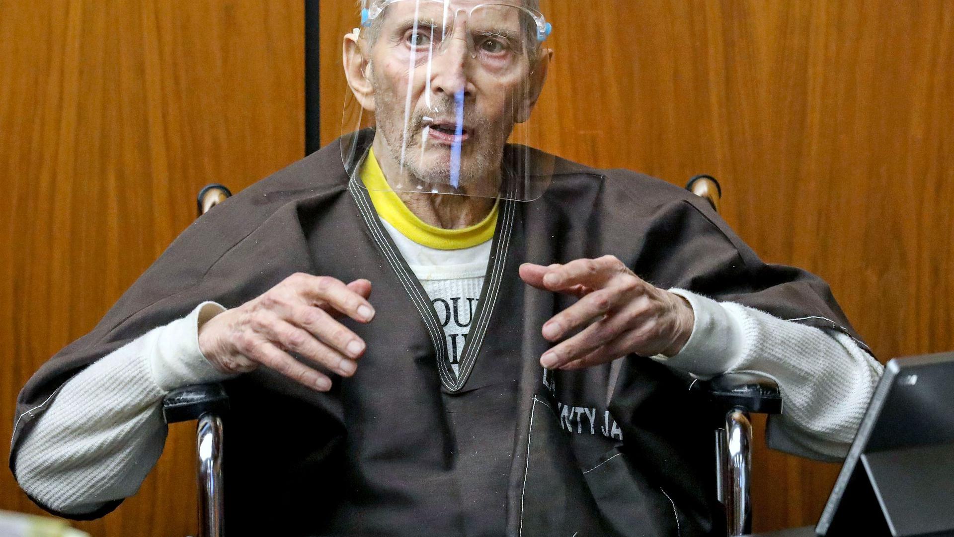 Da hat der 78-jährige New Yorker Immobilienmagnat Robert Durst noch Fragen des Verteidigers beantwortet. Jetzt wurde er des Mordes an einer Freundin für schuldig befunden.