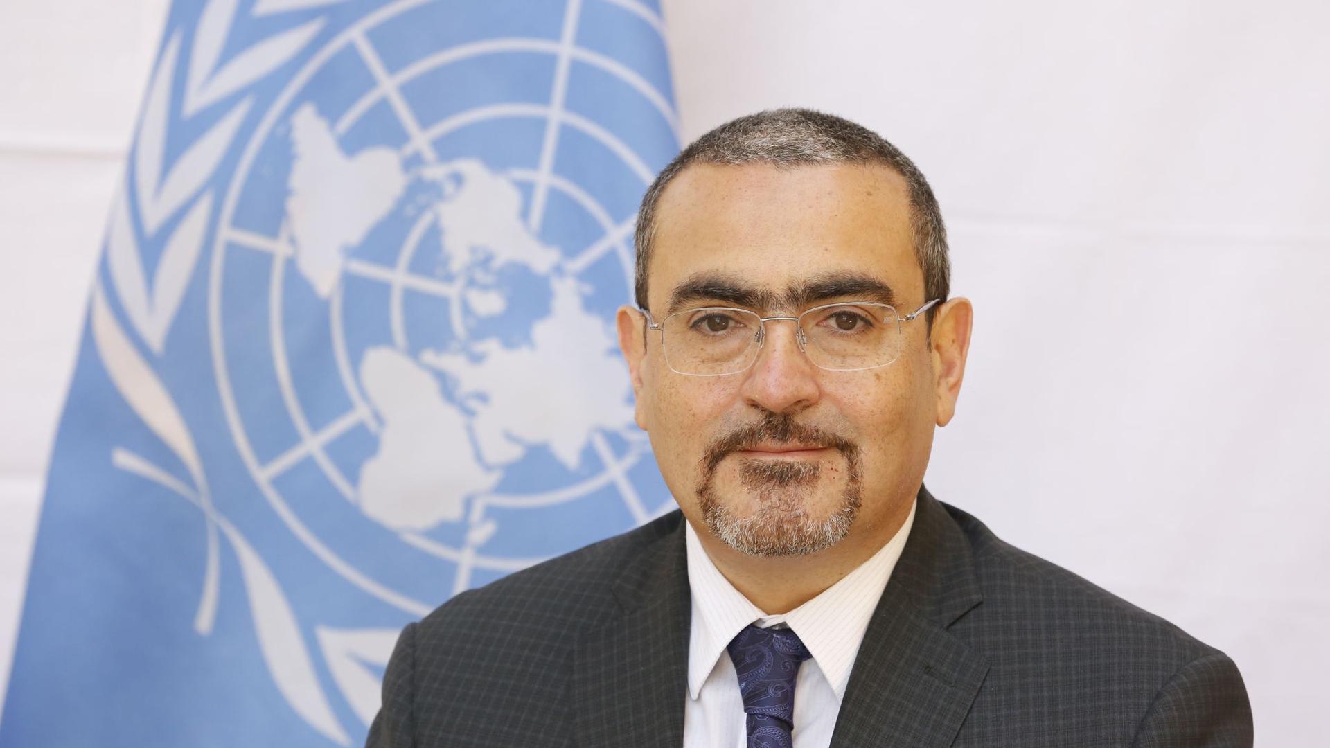 Der stellvertretende UN-Sonderbeauftragte für Afghanistan, Ramiz Alakbarov, warnt vor stark zunehmenden Flüchtlingszahlen, sollte die Krise im Winter andauern.