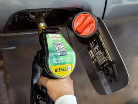 Autofahrer in Deutschland müssen für Diesel einen neuen Rekordpreis zahlen.