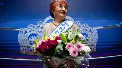 Salina Steinfeld (86) wird zur „Miss Holocaust Survivor“ gekürt.