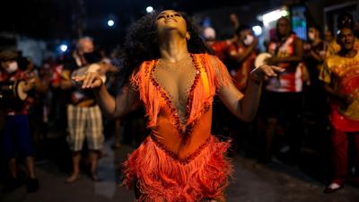 Sambaschuln bereiteten sich bereits auf den Karneval vor. Nun wurden die Umzüge in Brasilien erneut verschoben.