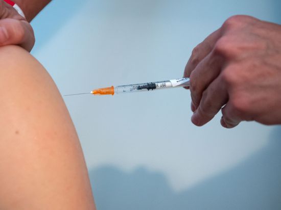 Impfung gegen das Coronavirus: Zwei, drei oder werden es am Ende sogar noch mehr?