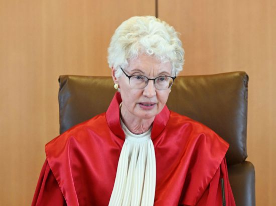 Doris König, Vorsitzende des Zweiten Senats beim Bundesverfassungsgericht, verkündet das Urteil in Sachen „Wahl einer Vizepräsidentin / eines Vizepräsidenten des Deutschen Bundestages“.