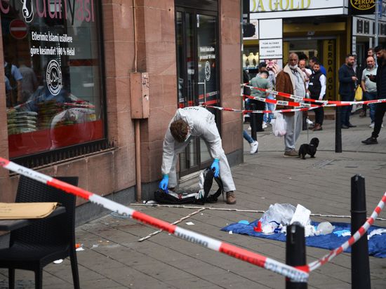 Bei der Kontrolle am Montagabend in der Mannheimer Innenstadt war der 47-Jährige zusammengebrochen und zunächst wiederbelebt worden – später aber im Krankenhaus gestorben.
