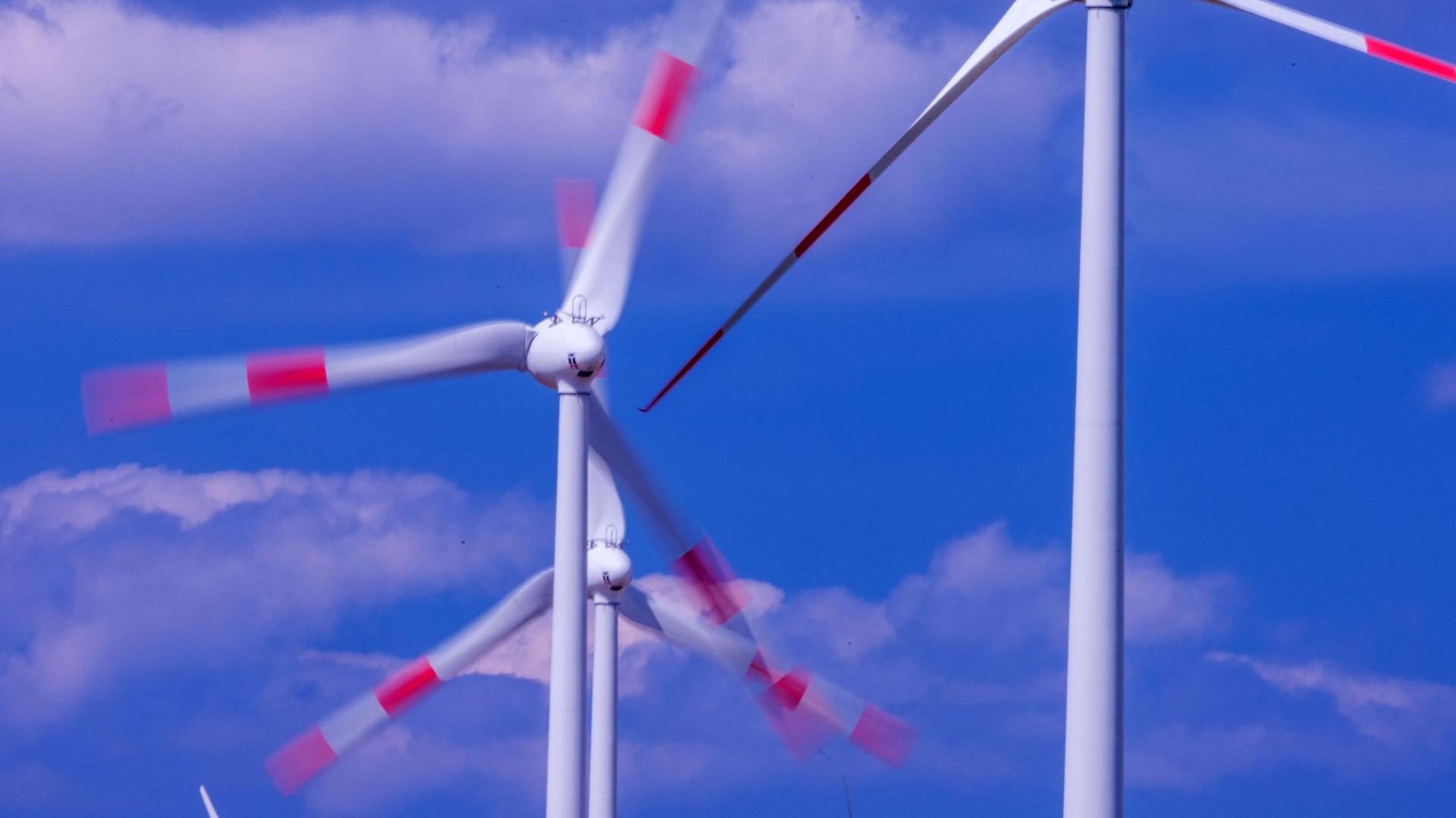 Durch kommunale und bürgerschaftliche Teilhabe könnten laut dem Bundesverfassungsgericht die „Akzeptanzprobleme“ beim Ausbau der Windenergie verringert werden.