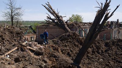 Ein russischer Luftangriff zerstörte ein Wohngebiet in Bachmut in der Ostukraine.