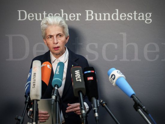 Ausschussvorsitzende Marie-Agnes Strack-Zimmermann (FDP) vor einer Sondersitzung des Verteidigungsausschusses im Bundestag.