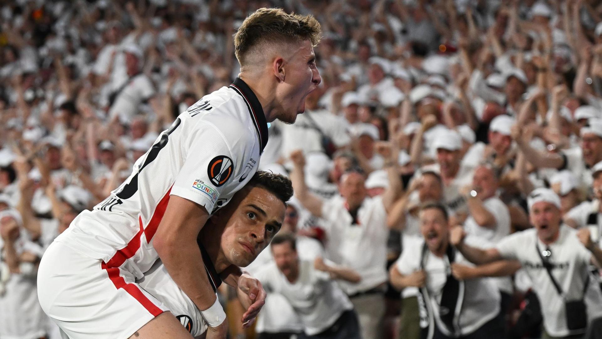 Eintracht Frankfurt hat das Finale der Europa League im Elfmeterschießen gewonnen.