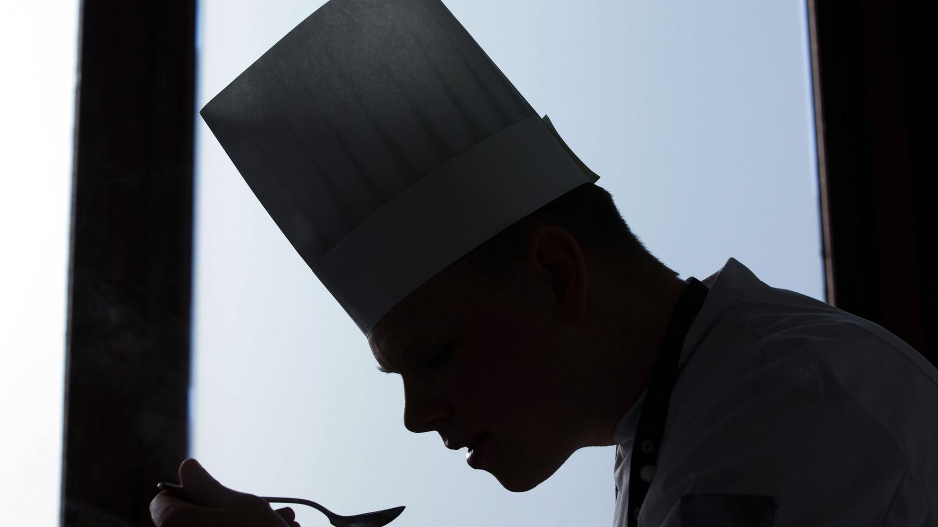 Der Gourmetführer „Gault & Millau“ bewertet Spitzenrestaurants mit so genannten Toques, französisch für Kochhaube. 