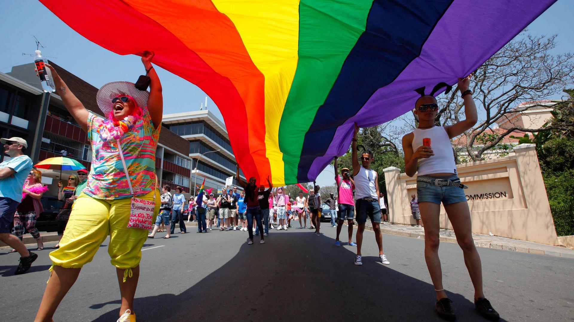 Menschen beim „Gay Pride March“ in Johannesburg.
