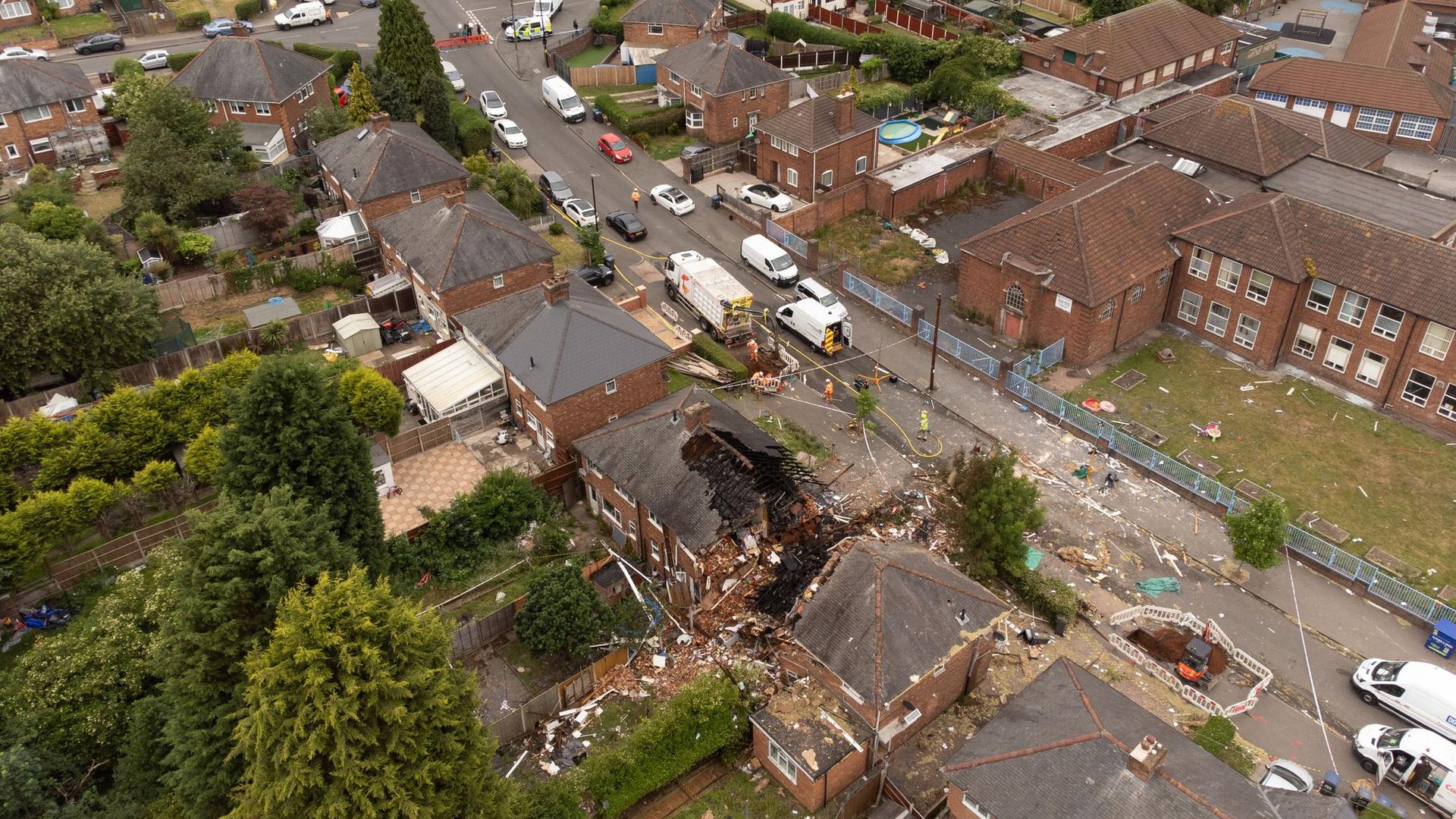 Ein Haus im englischen Birmingham ist durch eine Explosion zerstört worden.