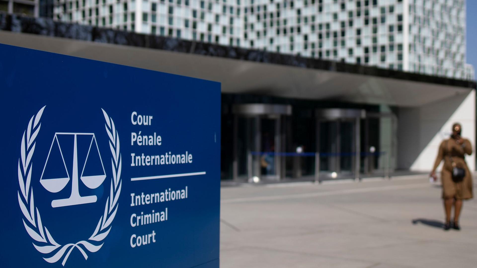 „Das Recht ist nicht machtlos“, sagt der Chefankläger des Internationalen Strafgerichtshofs angesichts der Kriegsverbrechen in der Ukraine.