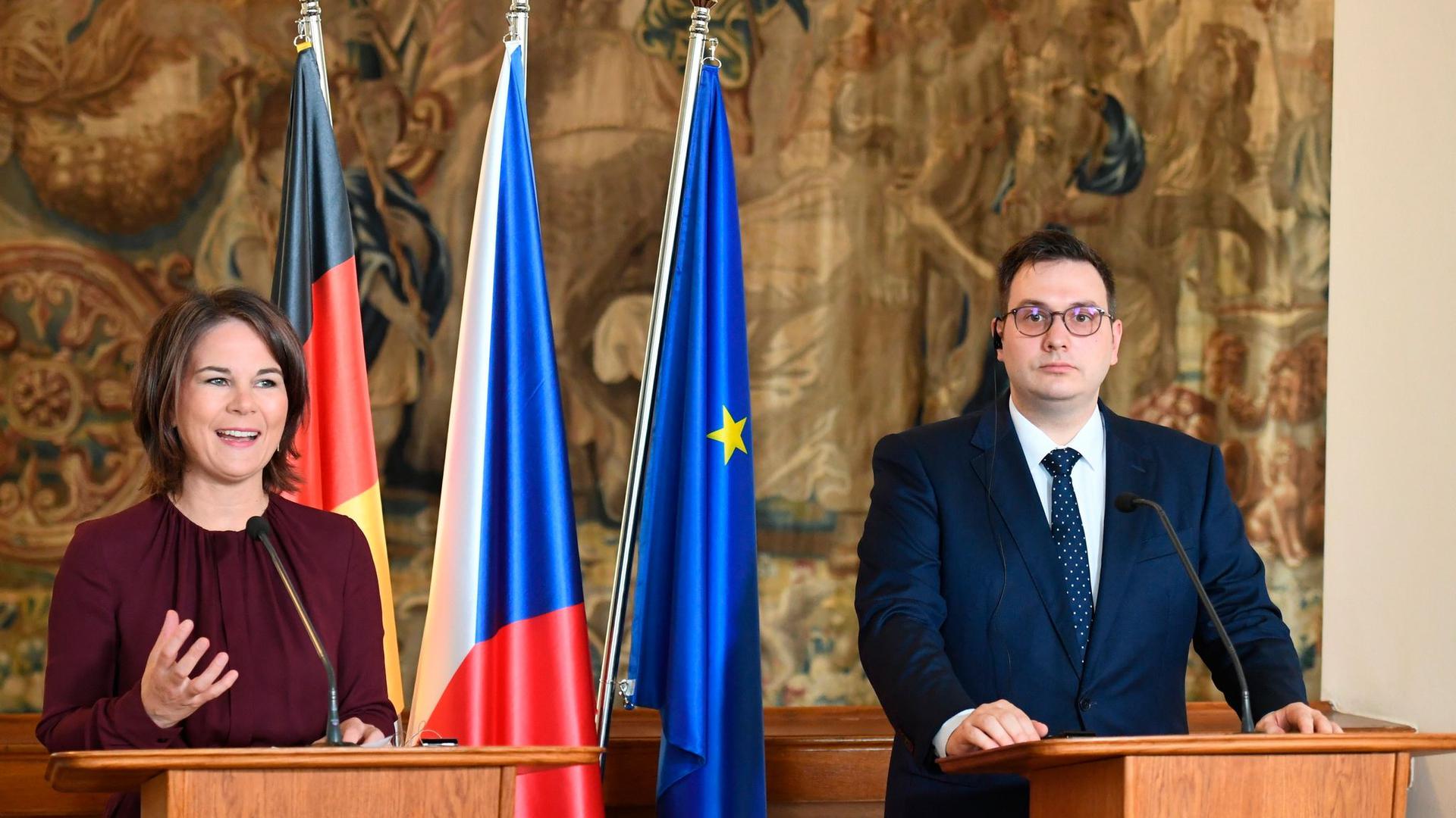 Die deutsche Außenministerin Annalena Baerbock und ihr tschechischer Amtskollege Jan Lipavsky in Prag.