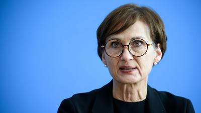 Forschungsministerin Bettina Stark-Watzinger (FDP) sagt weitere Förderungen bestimmter Projekte nach Protesten aus der Wissenschaft zu.