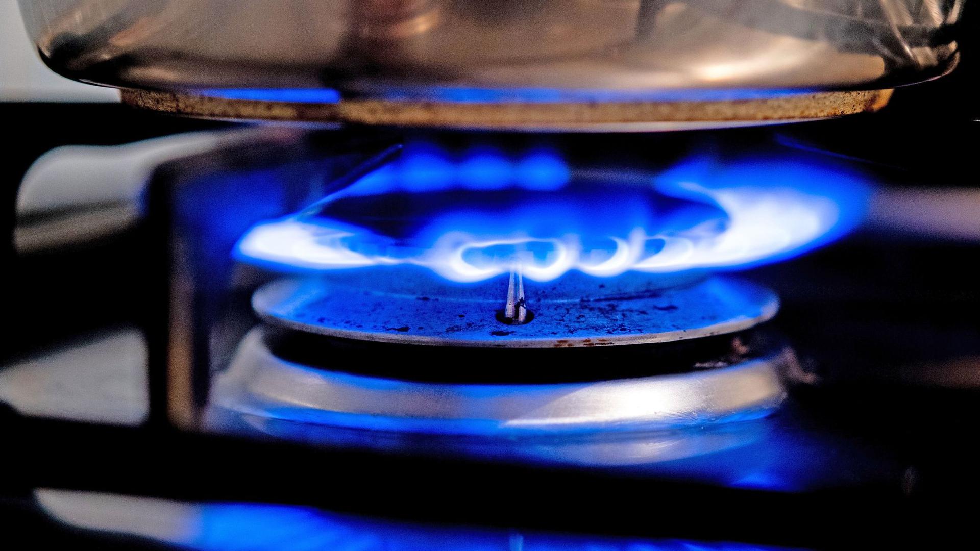 Es wird teuer für Gaskunden in Deutschland – die Preise ziehen teilweise drastisch an.