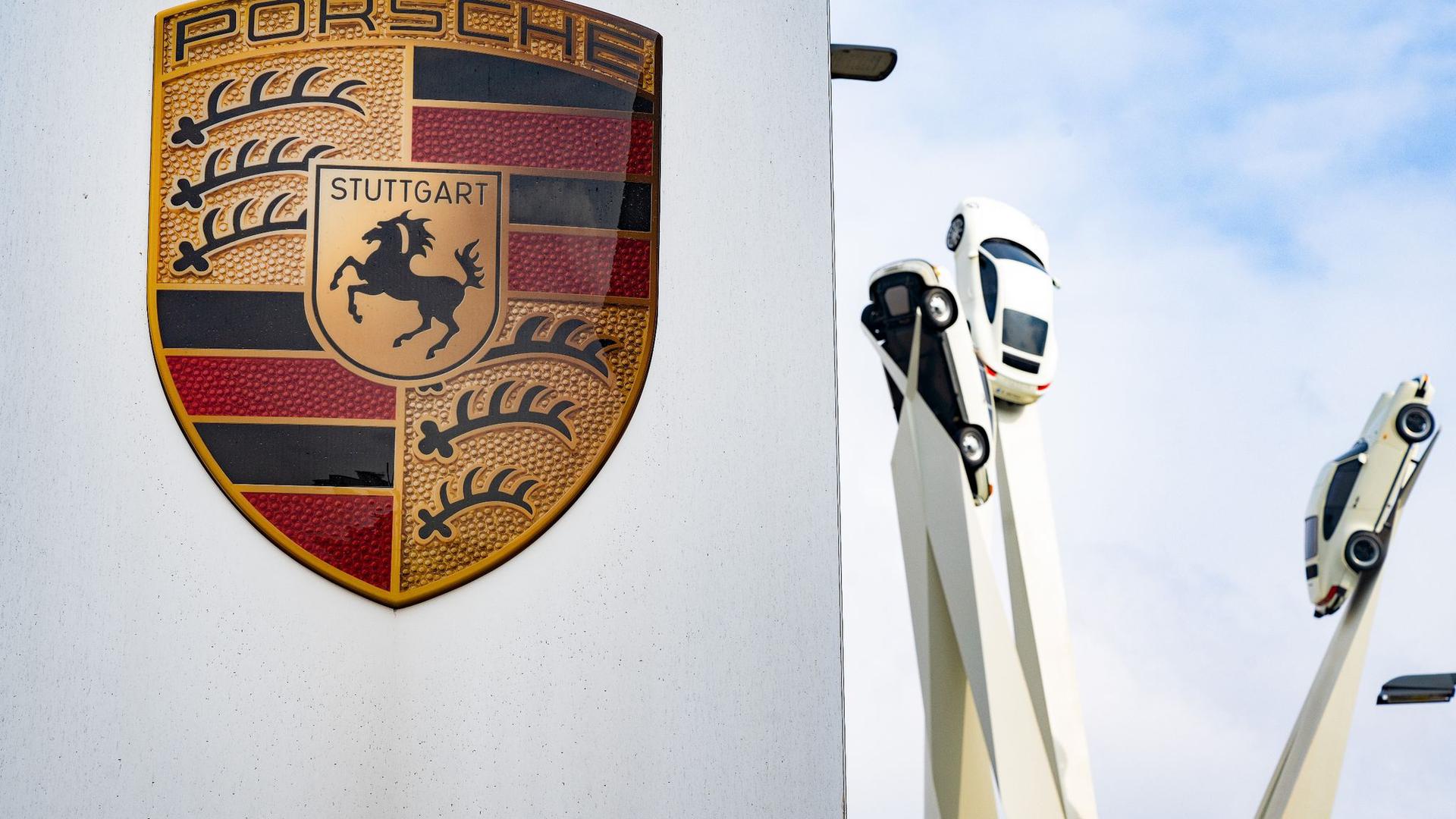 Das Grundkapital der Porsche AG wurde zur Hälfte in stimmrechtslose Vorzugs- und stimmberechtigte Stammaktien aufgespalten.