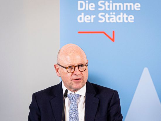 Markus Lewe, Präsident des Deutschen Städtetages, spricht auf einer Pressekonferenz zum Abschluss des Deutschen Städtetages.