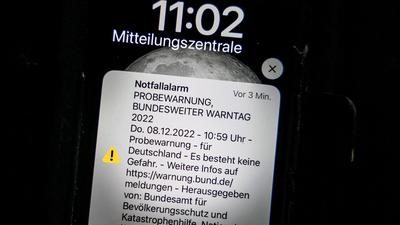 Eine Probewarnung, die über Cell Broadcasting versandt wurde, als Push-Nachricht auf einem Smartphone.