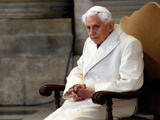 Gläubige weltweit beten für den sehr kranken emeritierten Papst Benedikt XVI.