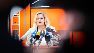 Bundesinnenministerin Nancy Faeser (SPD) spricht sich für eine Verschärfung des Waffenrechts in Deutschland aus.