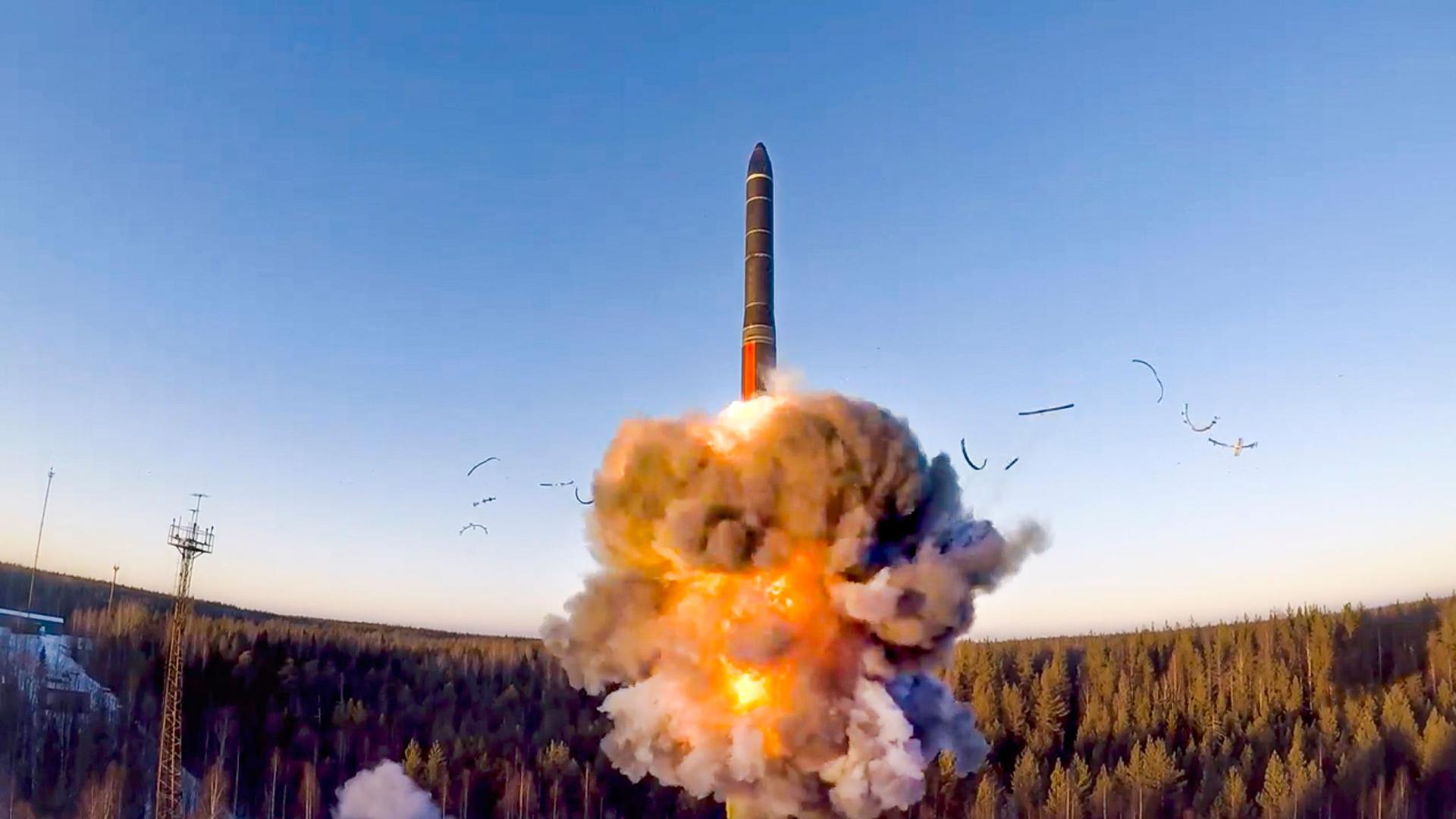 Ein Interkontinental-Raketentest in Russland: Der „New Start“-Vertrag verpflichtet die USA und Russland dazu, ihre einsatzbereiten Atomsprengköpfe jeweils auf maximal 1550 zu reduzieren.