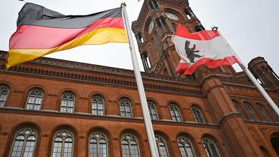 Das Rote Rathaus ist der Sitz der Regierenden Bürgermeisterin sowie des Senats von Berlin.